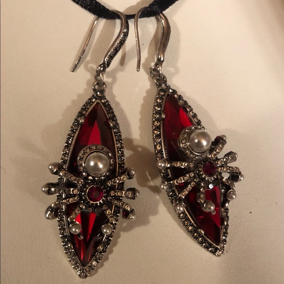 Oversized Spider Earrings Red - Picture 4 of 13